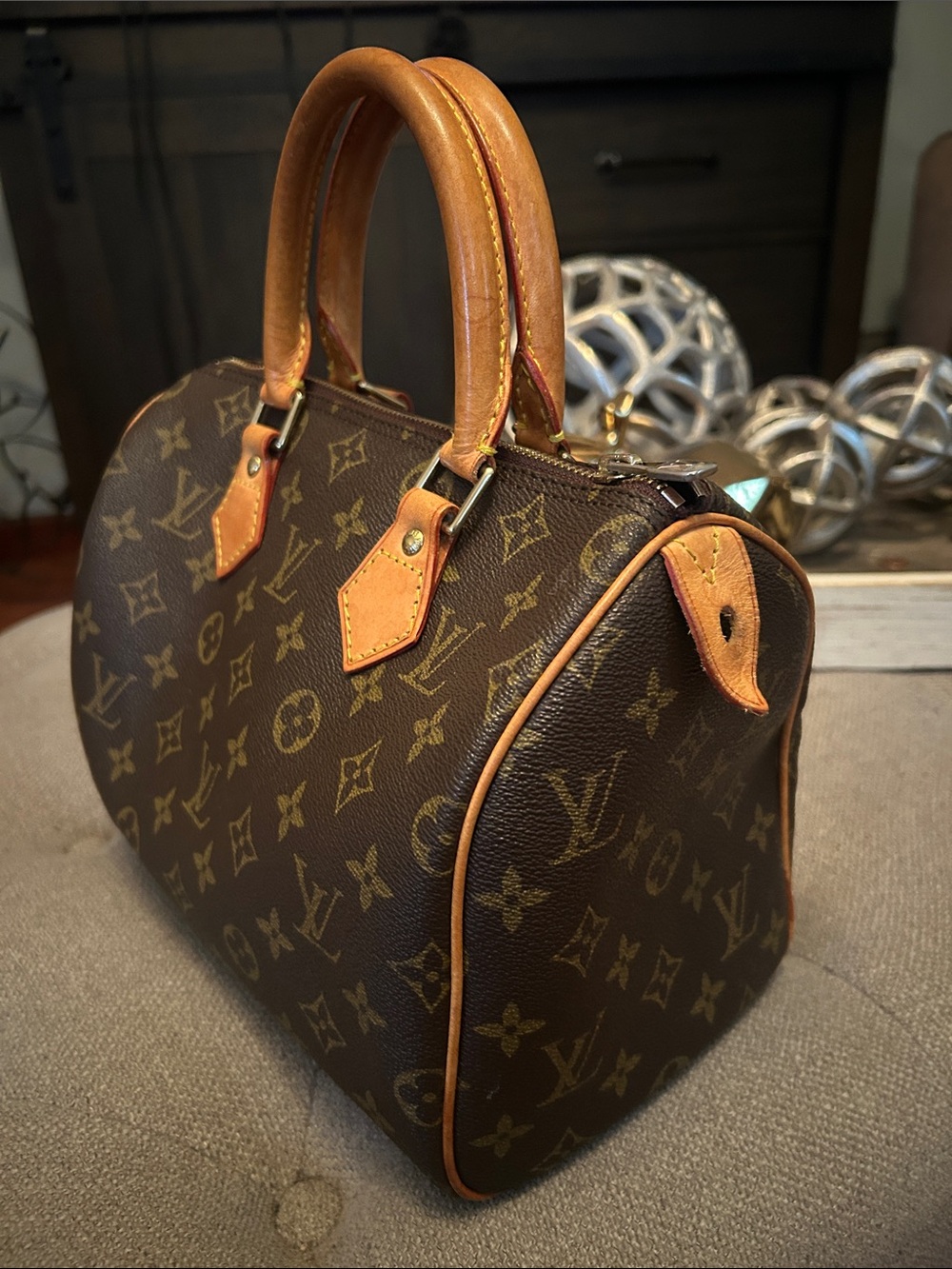 Louis Vuitton Monogram Speedy 25 bag - Picture 4 of 17